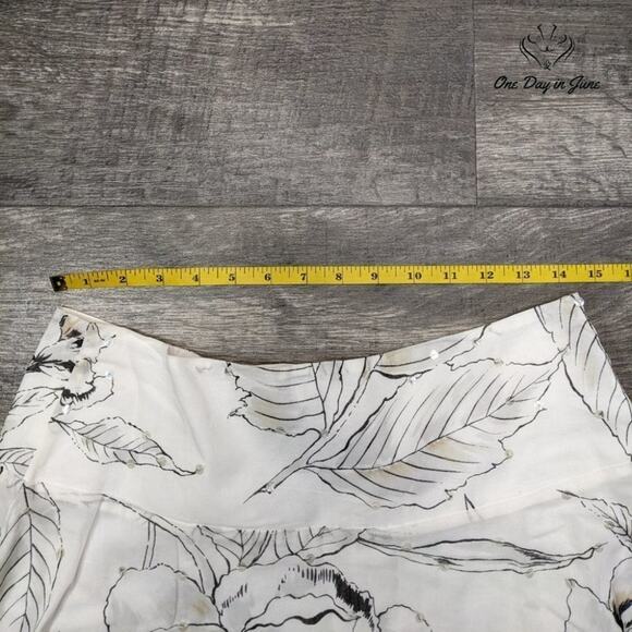 The Limited Sequin Accent Floral A Line Skirt Size 6 - Picture 3 of 5